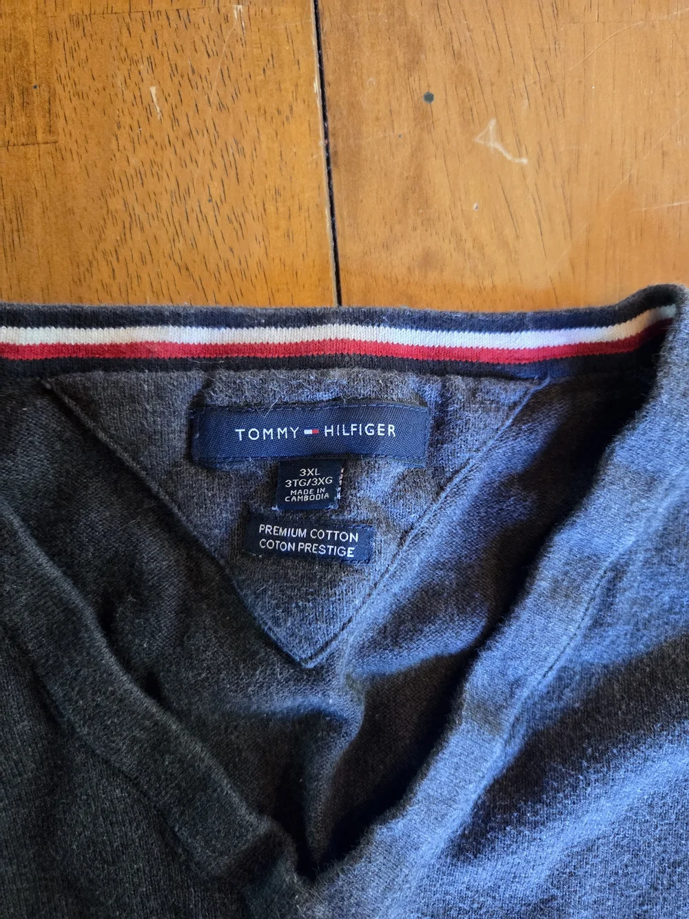 Tommy Hilfiger smoke subtle